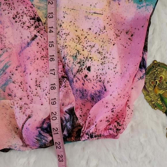 Multicolor splatter graphic top sleeve detail Small EUC tie-dye watercolors - Picture 4 of 8